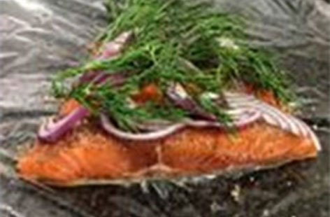 Mit Gin gebeizter Lachs